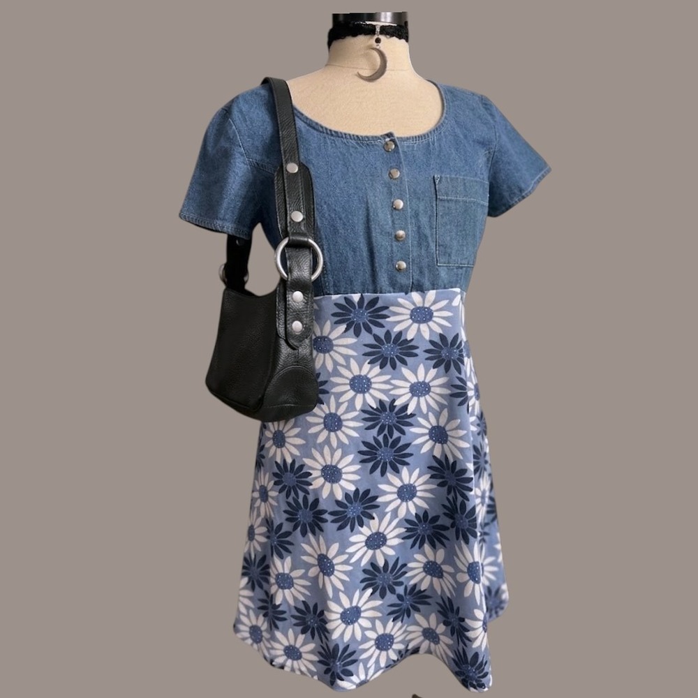 Summer Vintage 90s Denim Floral Mini Dress Blue Daisy Y2K Retro Size 7 spring